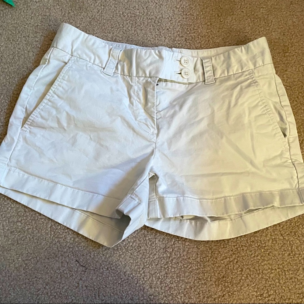 Vineyard Vines Khaki shorts